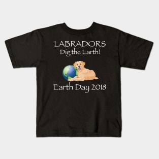 Labrador Earth Day Awareness 2018 T-Shirt Kids T-Shirt